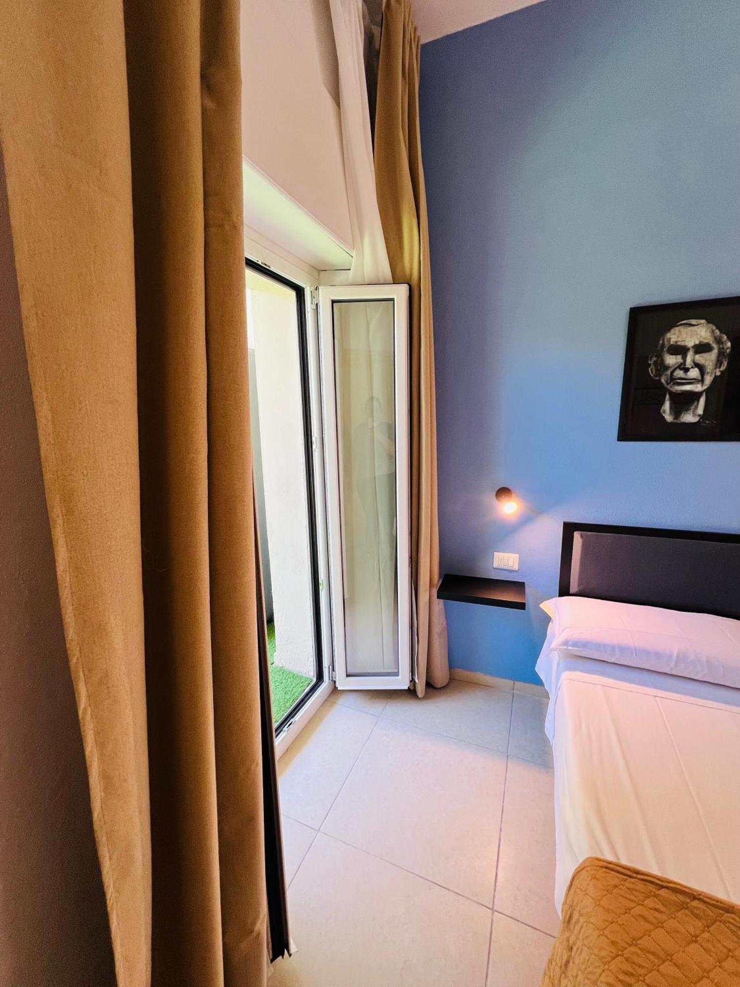 Les Chambres De Francoise Guest House Ольбия Экстерьер фото